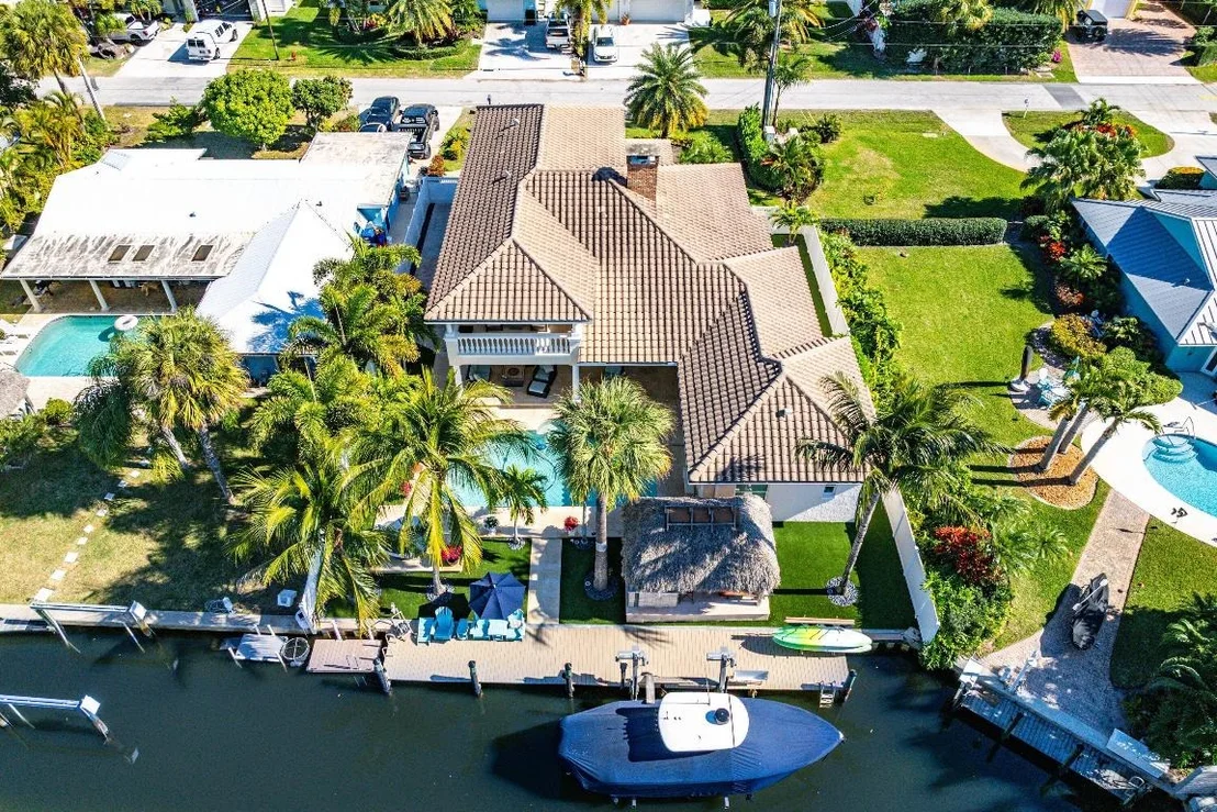 Photo of 906 Dolphin Drive
