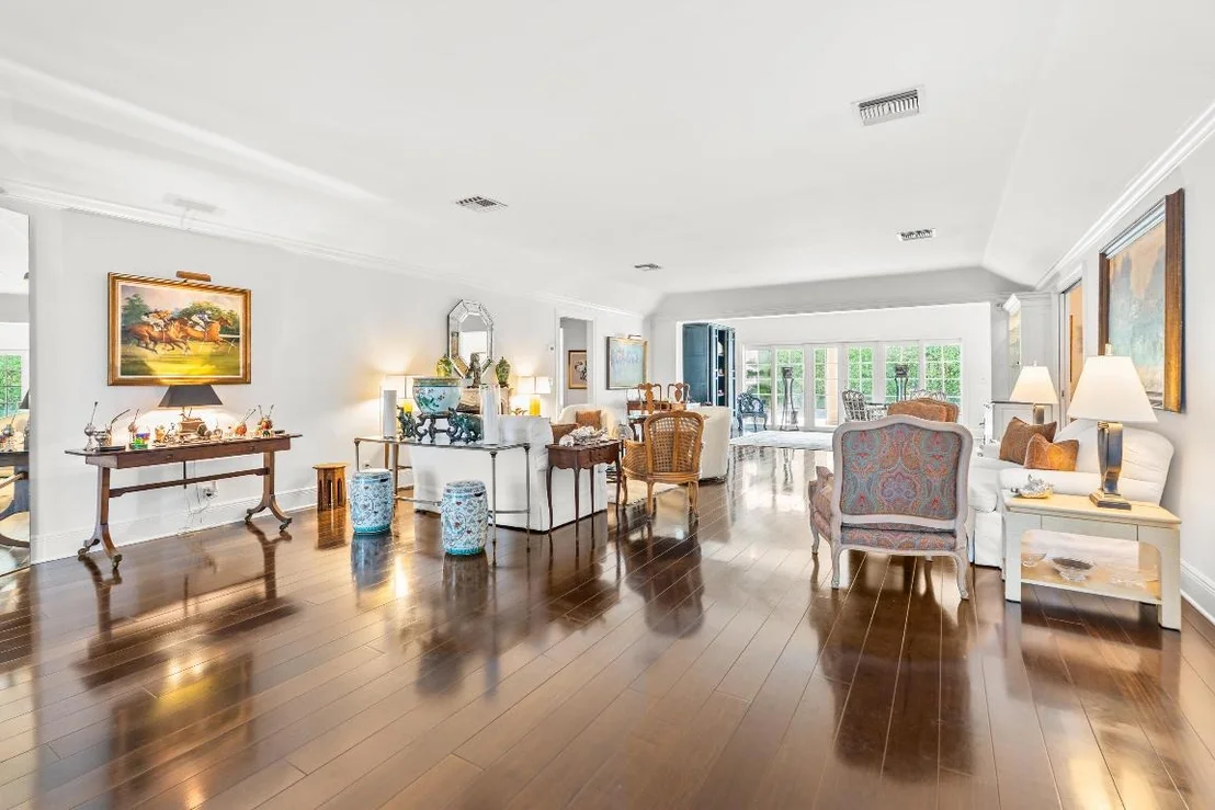 Photo of 232 W Indies Drive