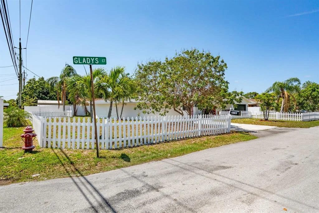 Photo of 4353 Gulfstream Road