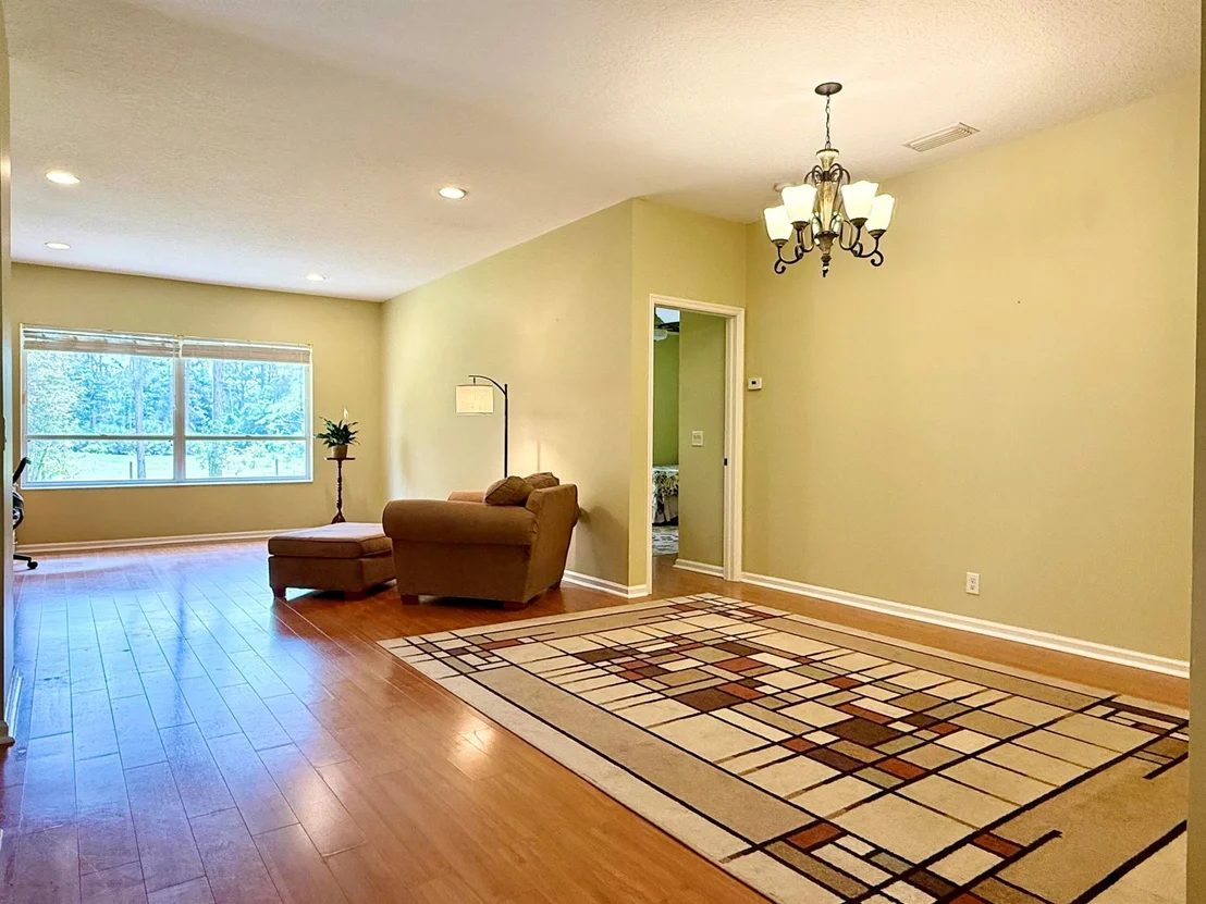 Photo of 13268 151 Lane N