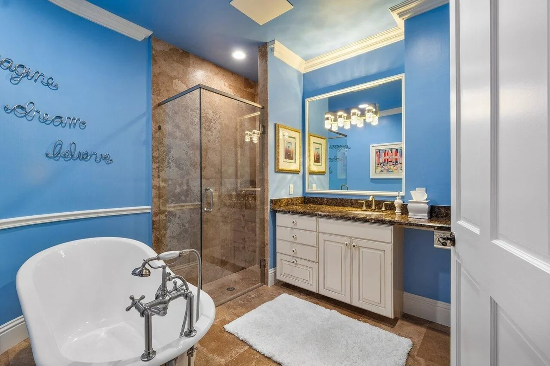 Photo of 5818 Windsor Terrace