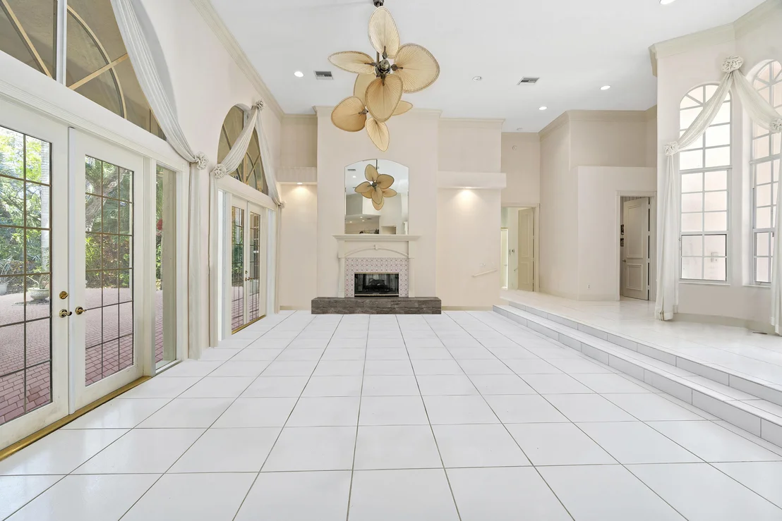 Photo of 540 Marbrisa Drive