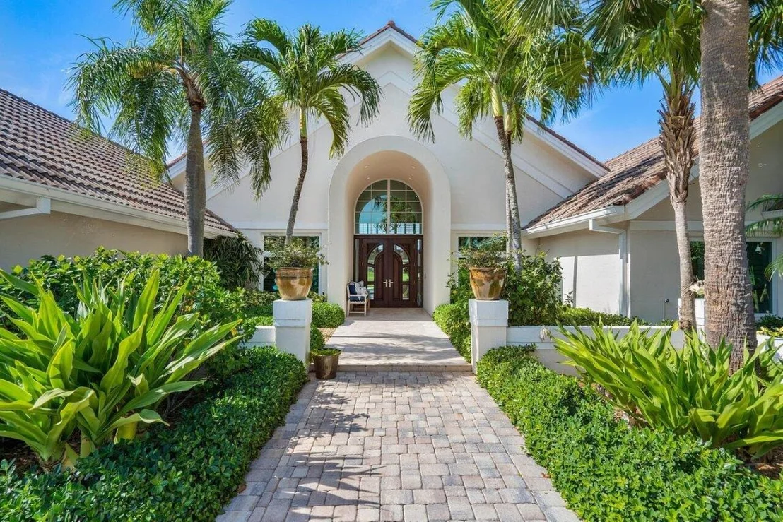 Photo of 2160 SE Golfview Lane