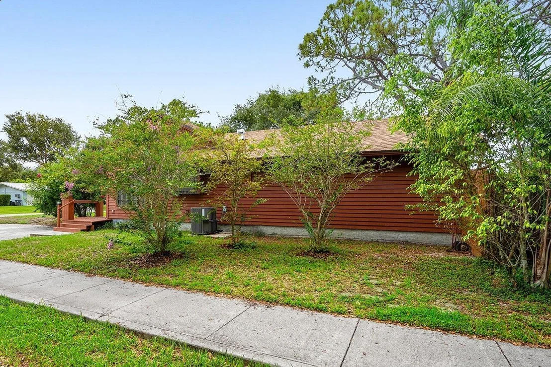 Photo of 4744 Dolphin Drive