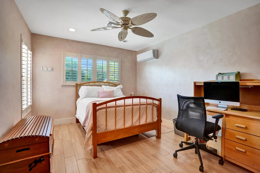Photo of 445 SE 17th Terrace