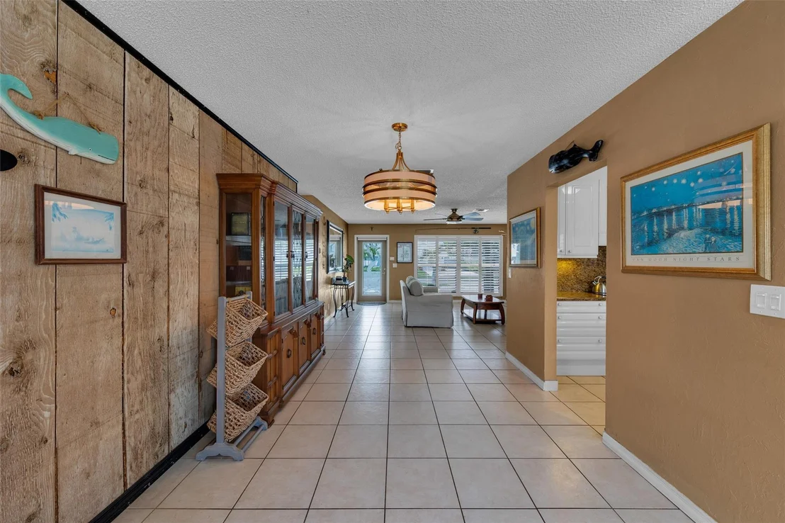 Photo of 2919 Cormorant Road