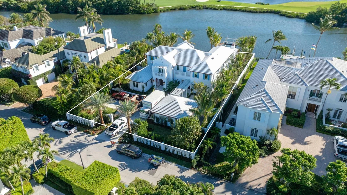 Photo of 584 Island Drive
