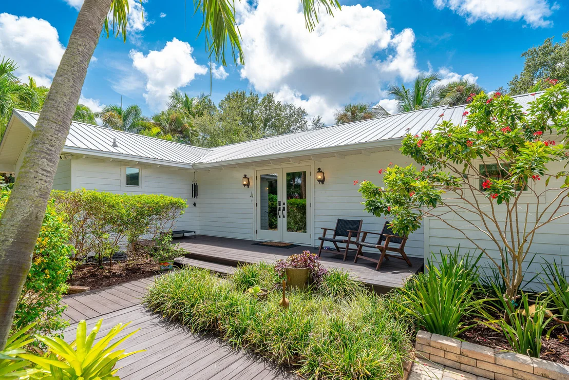 Photo of 547 SW Riverview Street