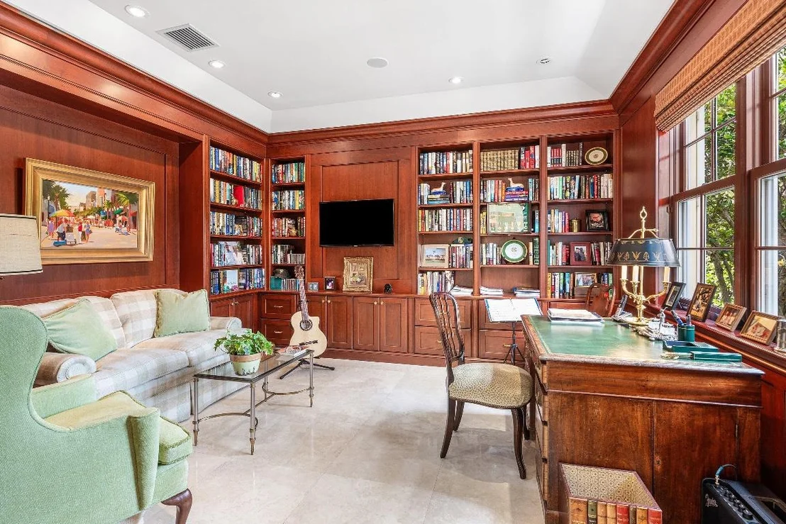Photo of 450 Banyan Road