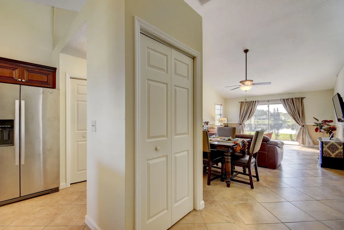 Photo of 1844 Edgewater Drive