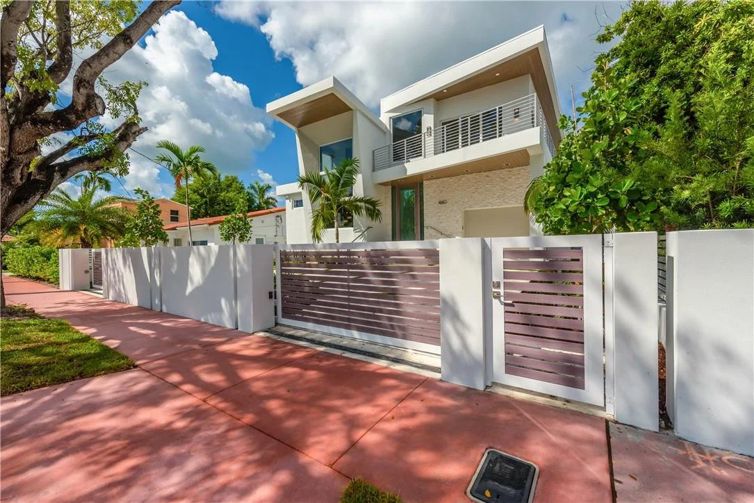 Photo of 4610 Alton Road