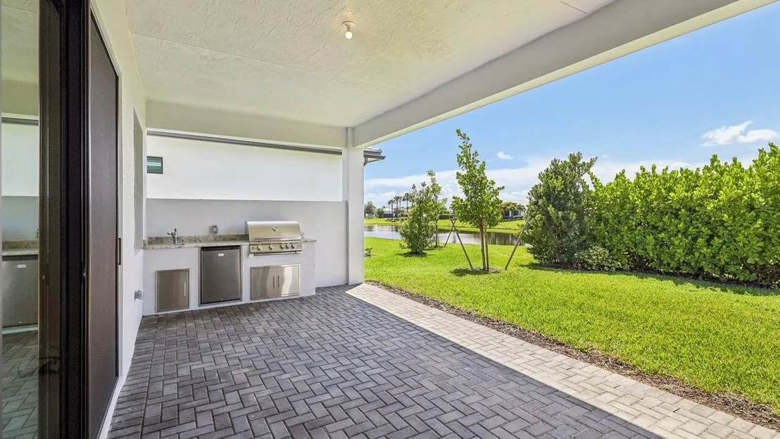 Photo of 5633 Saint Armands Way