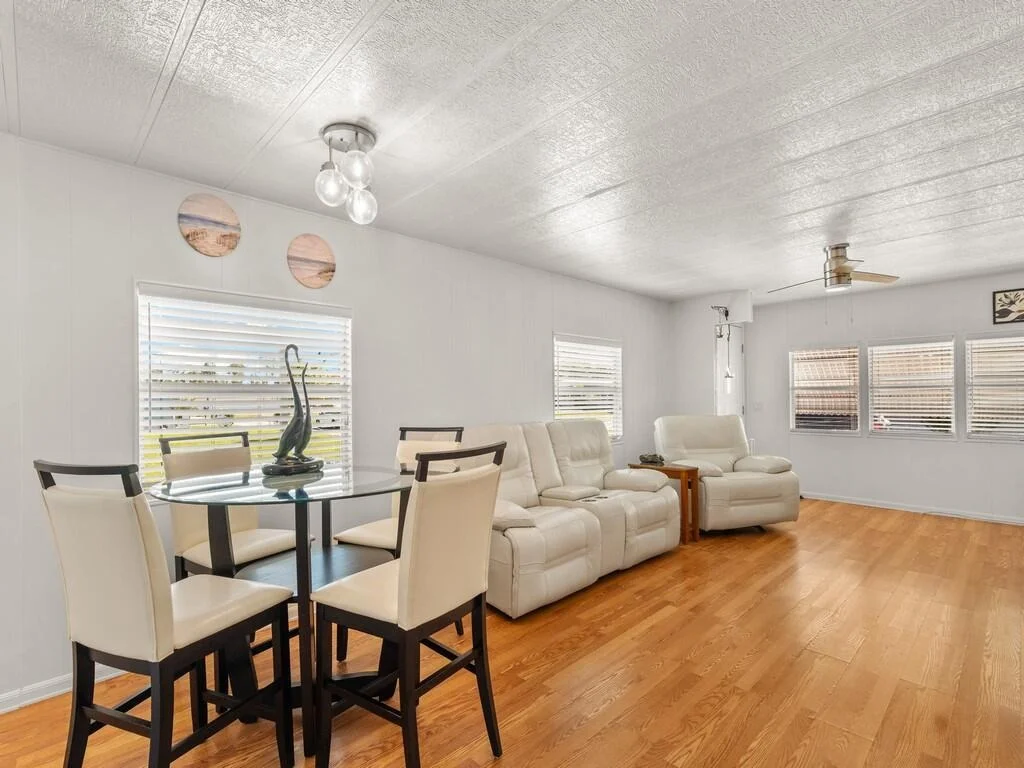 Photo of 300 NE Opal Drive