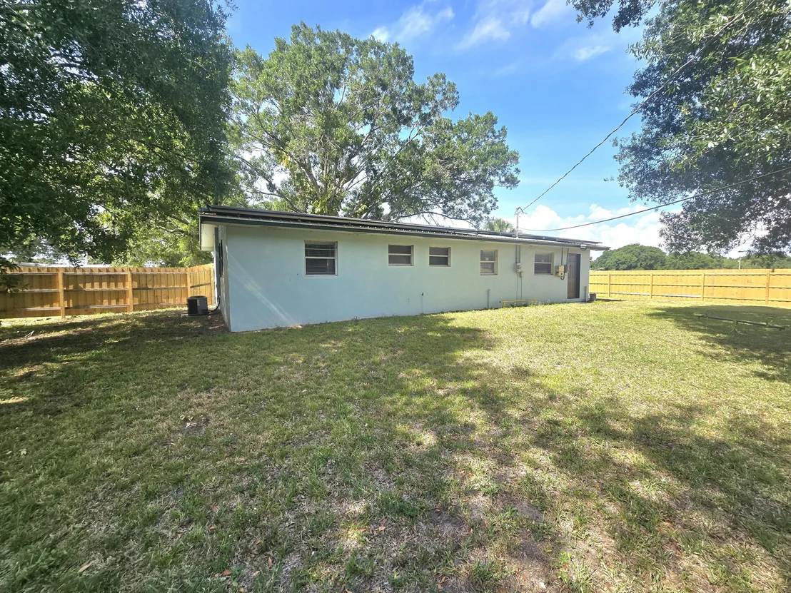 Photo of 1001 NW 7 Street