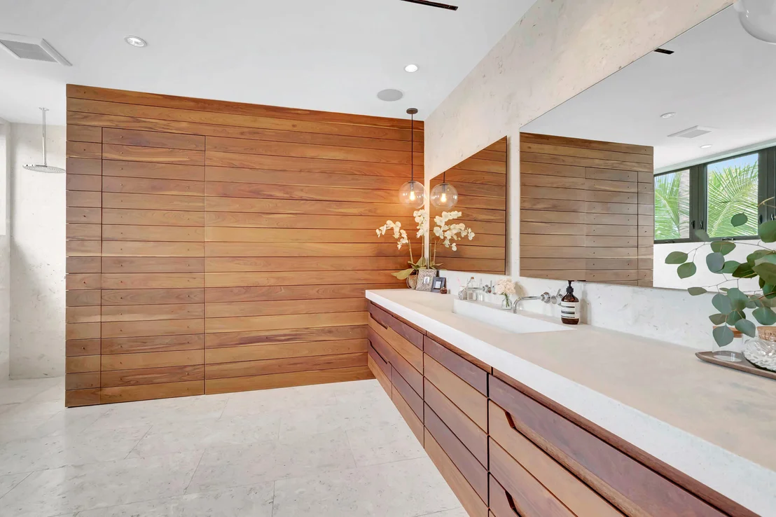 Photo of 3421 Beacon Street