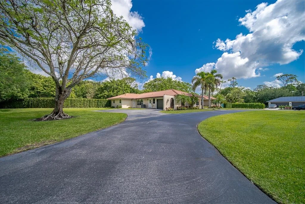 Photo of 12483 Pineacre Lane