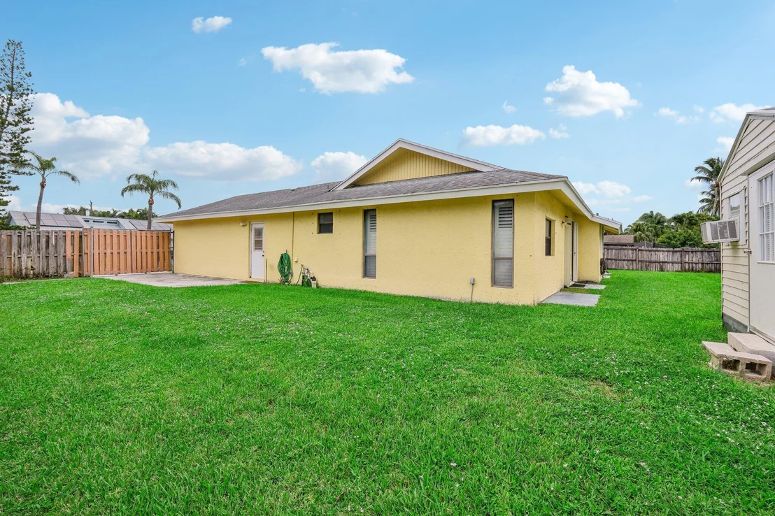 Photo of 3962 Winfield Road
