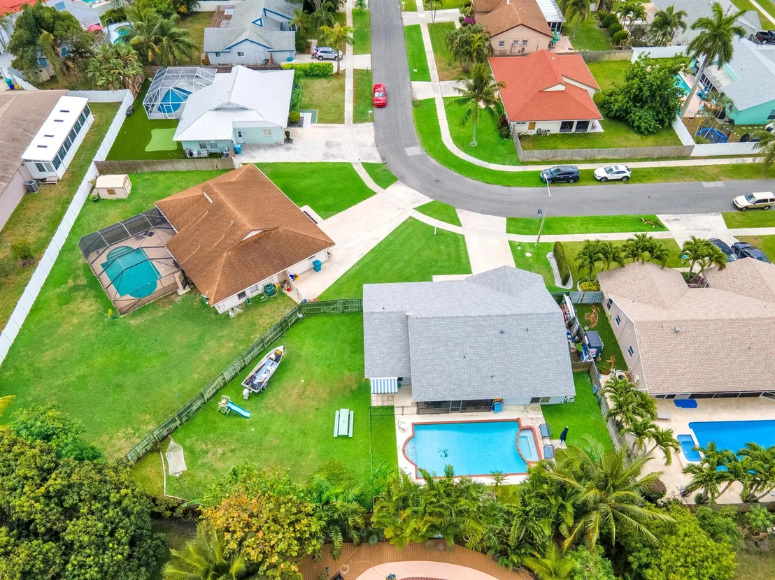Photo of 801 NW 8th Way