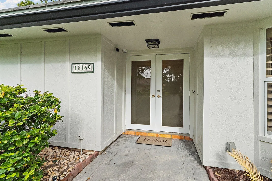 Photo of 18169 Lake Bend Drive