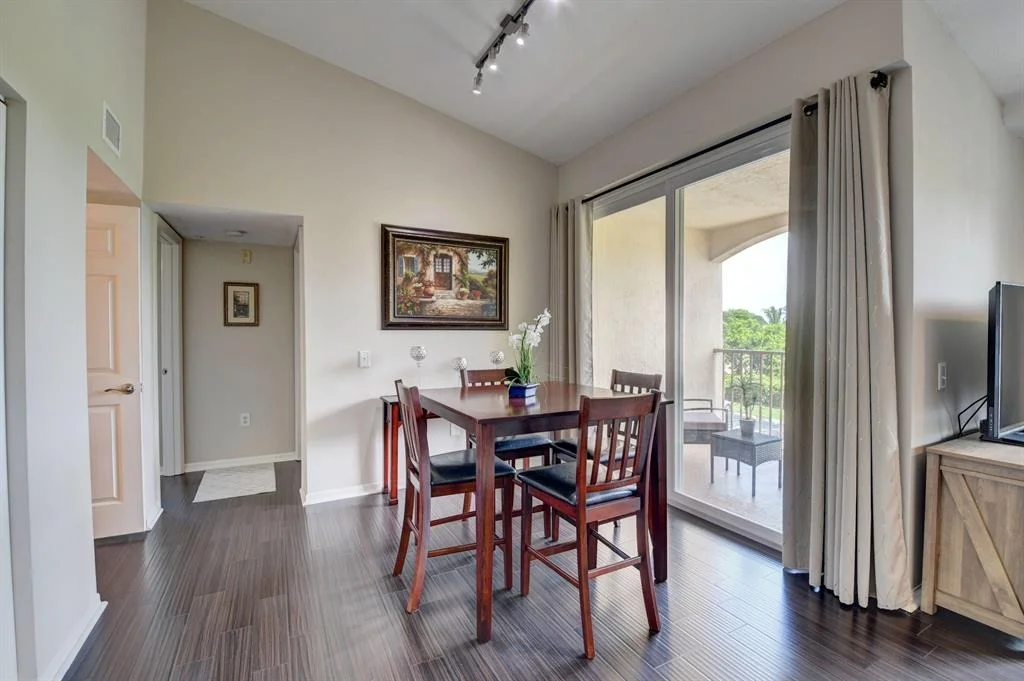 Photo of Unit 423 at 423 Villa Circle