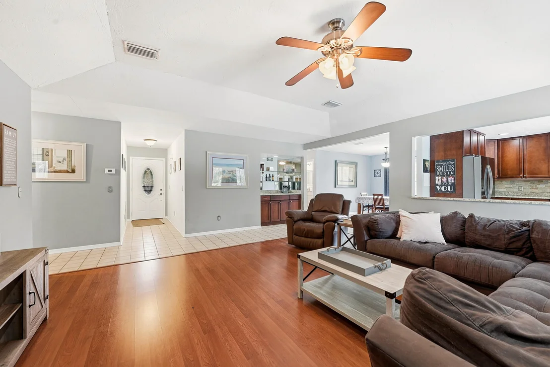 Photo of 724 24th Square