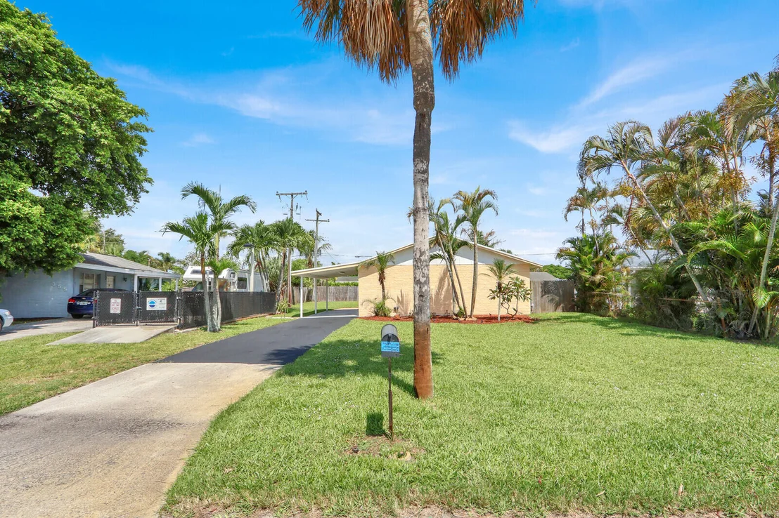 Photo of 357 Garden Boulevard