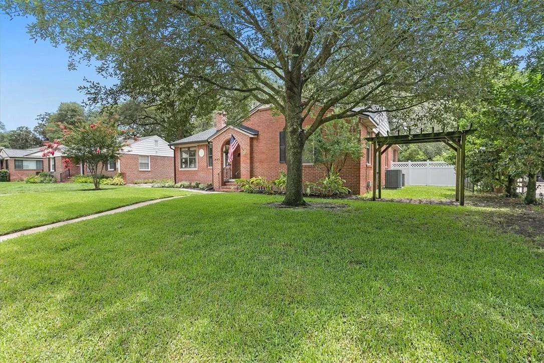 Photo of 1445 Nicholson Road
