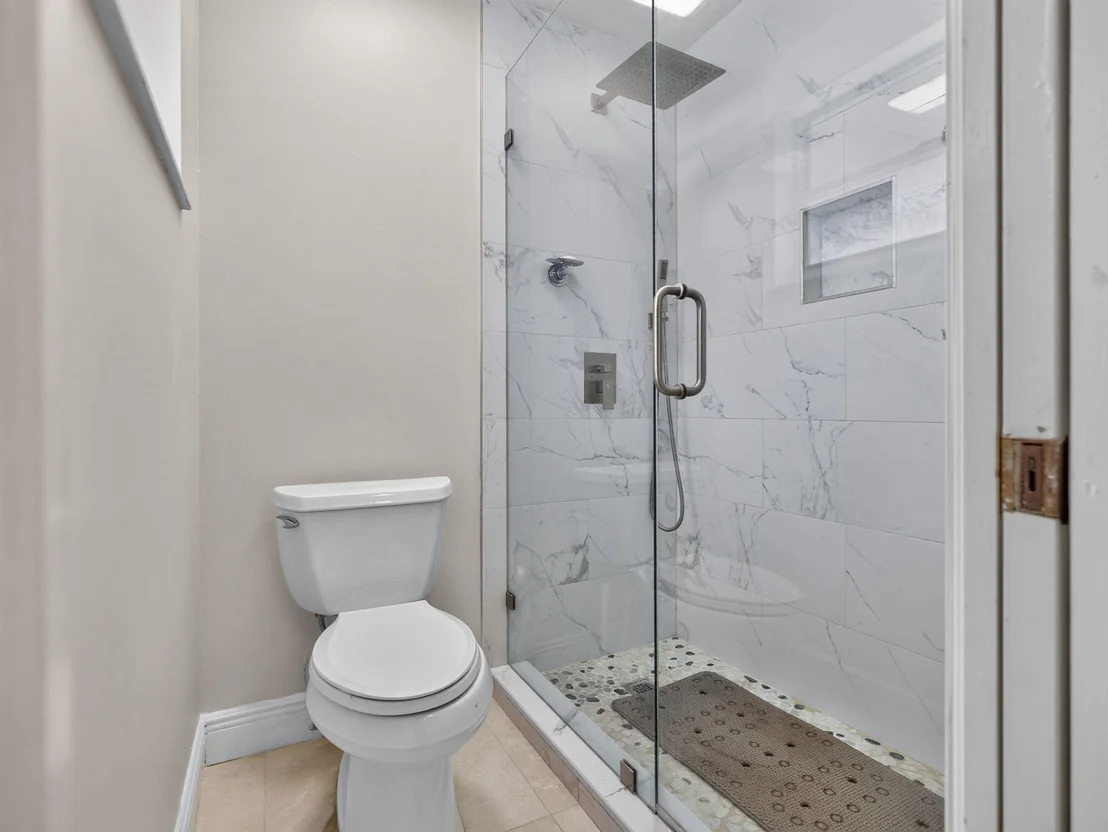 Photo of 832 WATERVIEW Drive