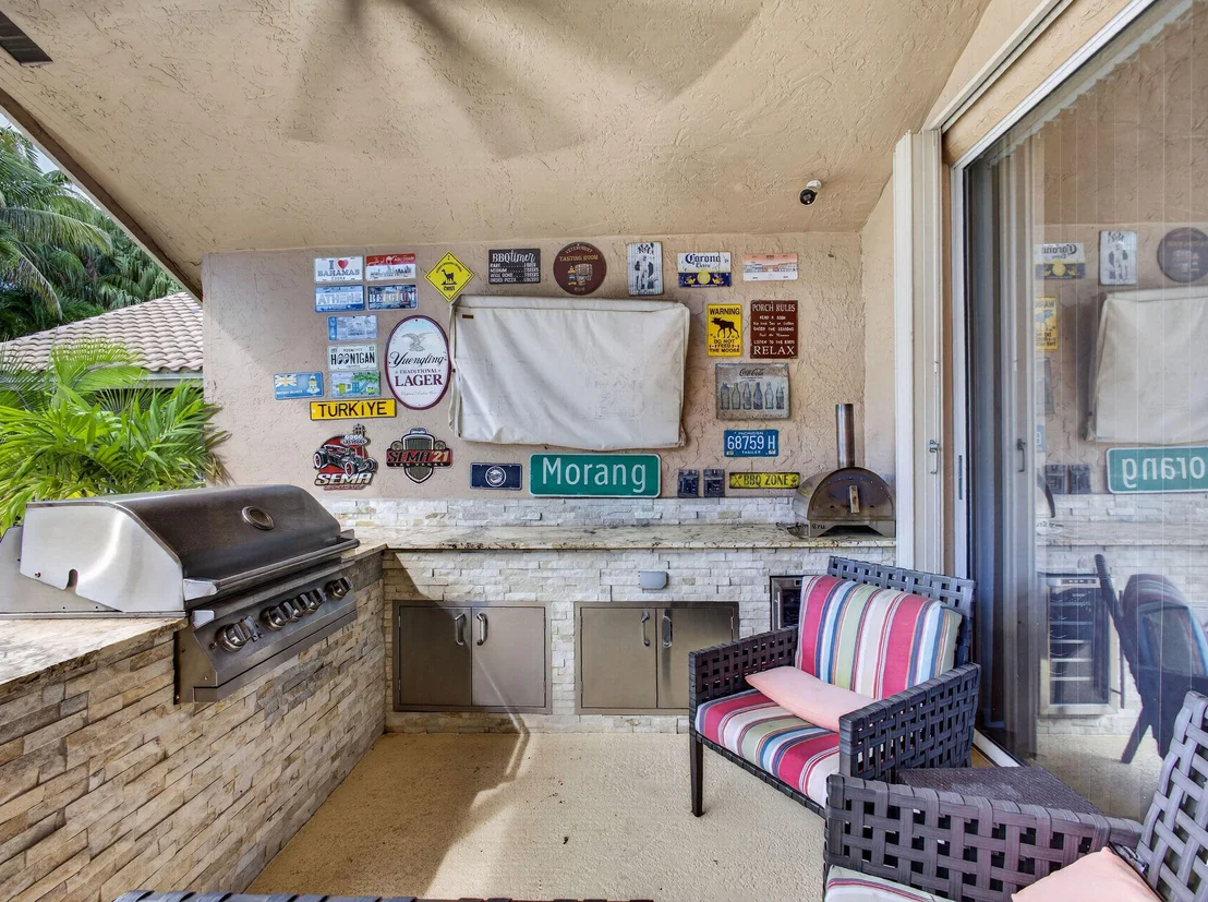 Photo of 832 WATERVIEW Drive