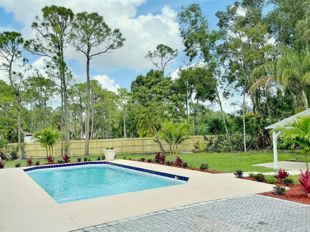 Photo of 5486 Avocado Boulevard