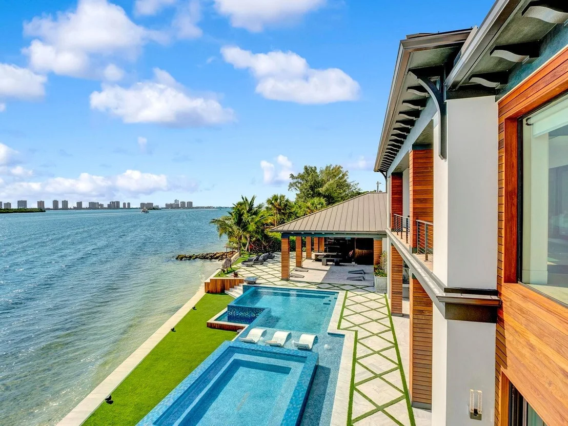 Photo of 712 Lakeside Circle