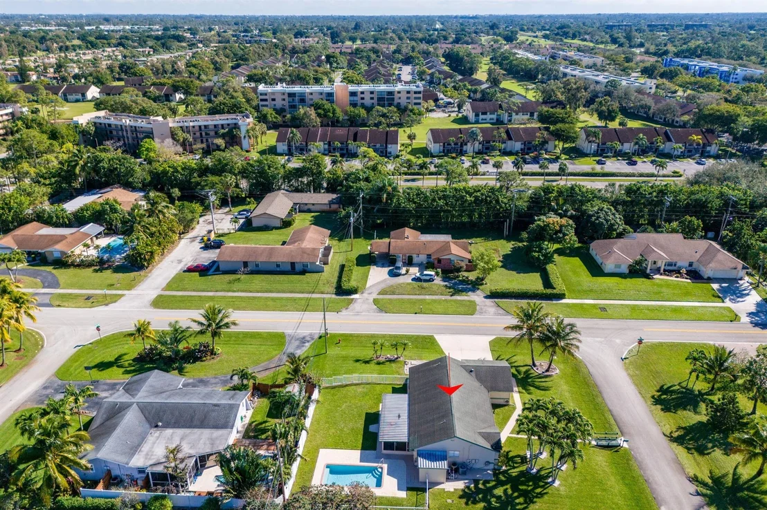 Photo of 2 W Cypress Road