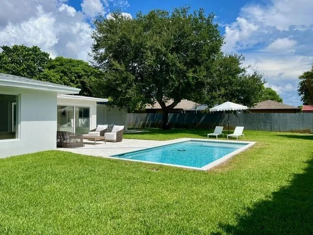 Photo of 7926 Pine Tree Lane