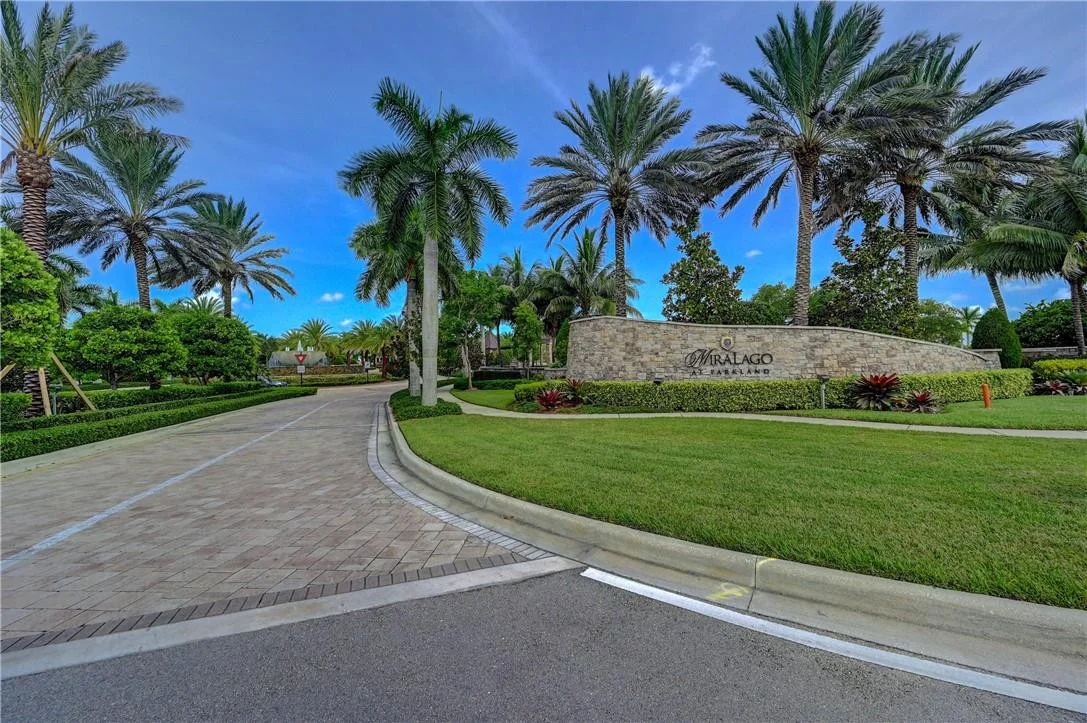 Photo of 8631 S Lakeside Bend