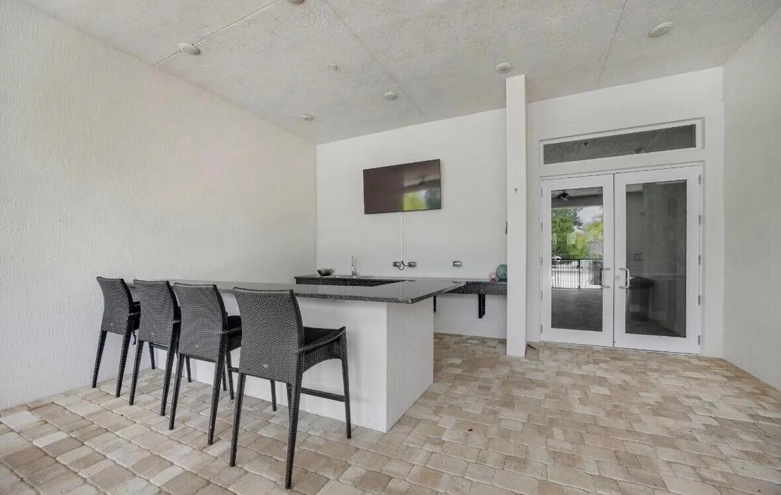 Photo of 718 SW Riverwatch Place