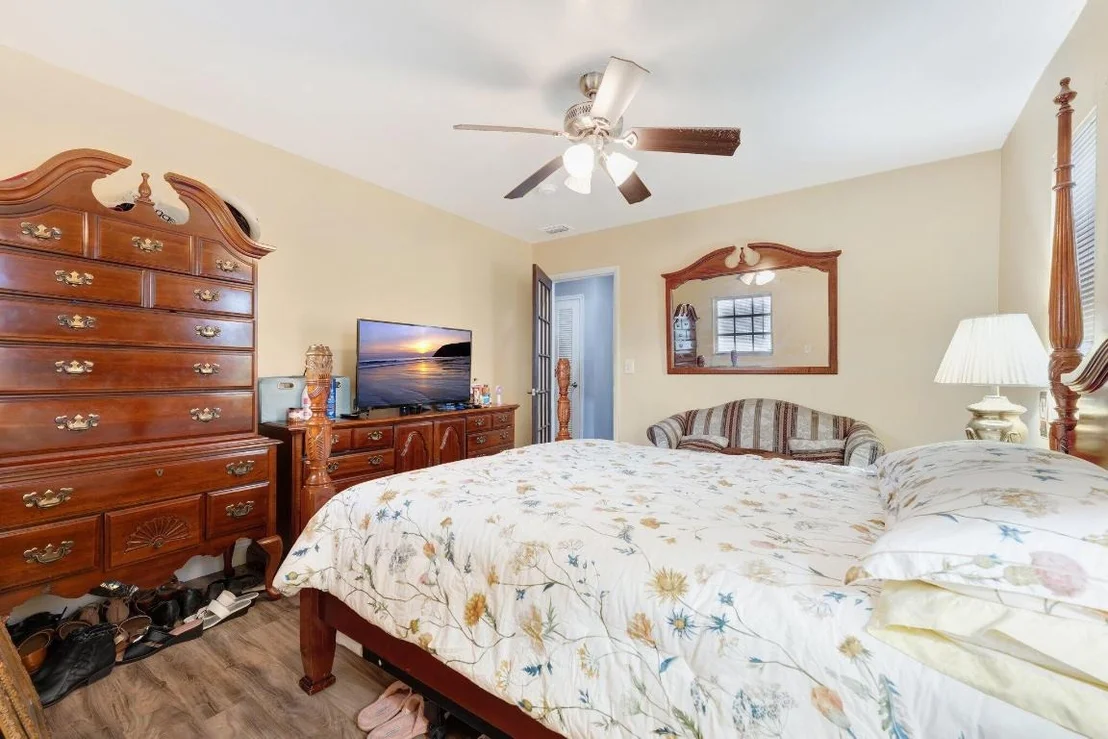 Photo of Unit D7 at 3058 Riverside Drive