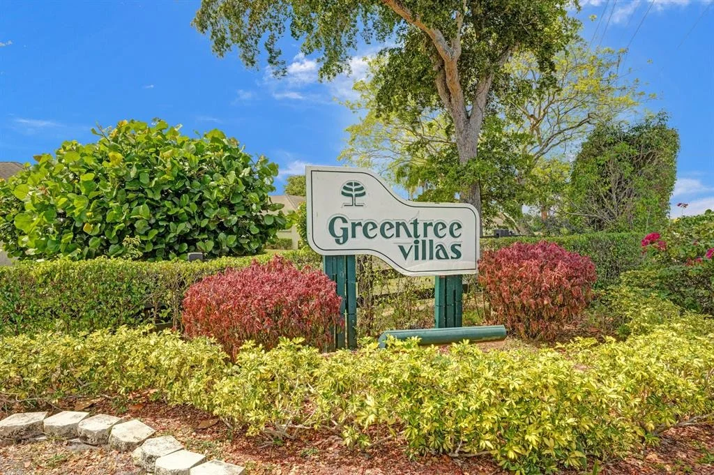 Photo of Unit B at 4761 Greentree Crescent