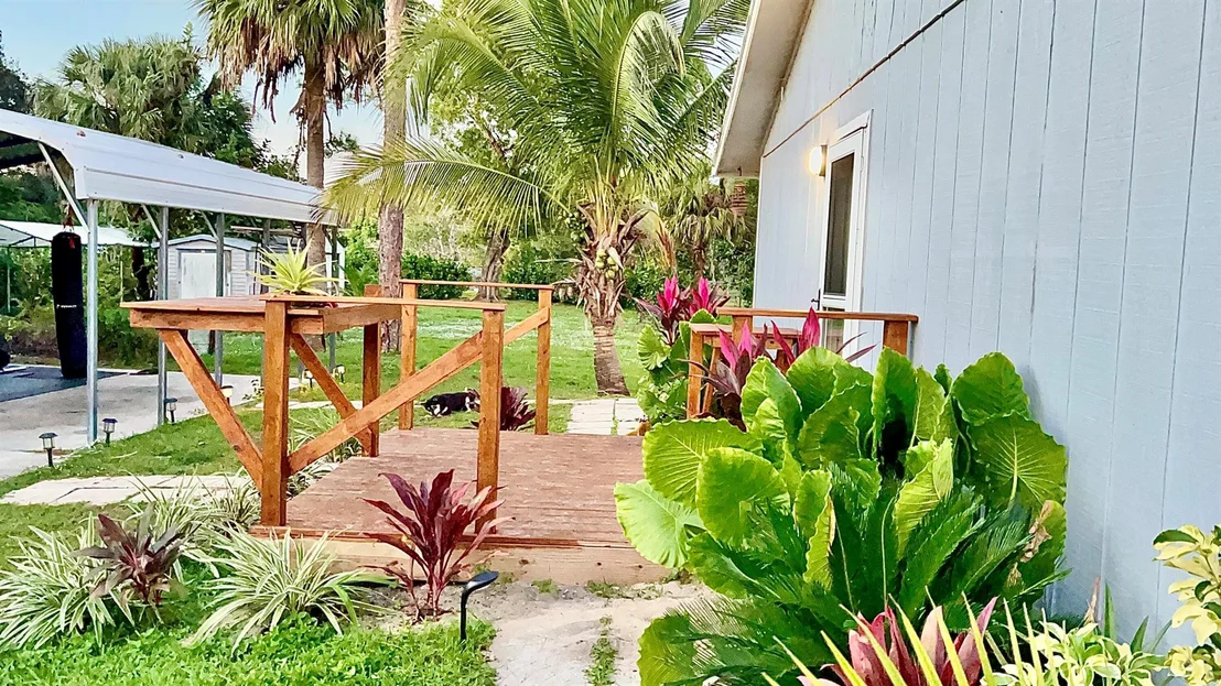 Photo of 12809 Sunset Boulevard