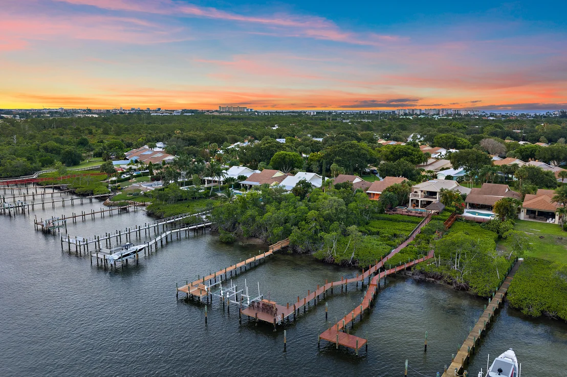 Photo of 348 River Edge Road
