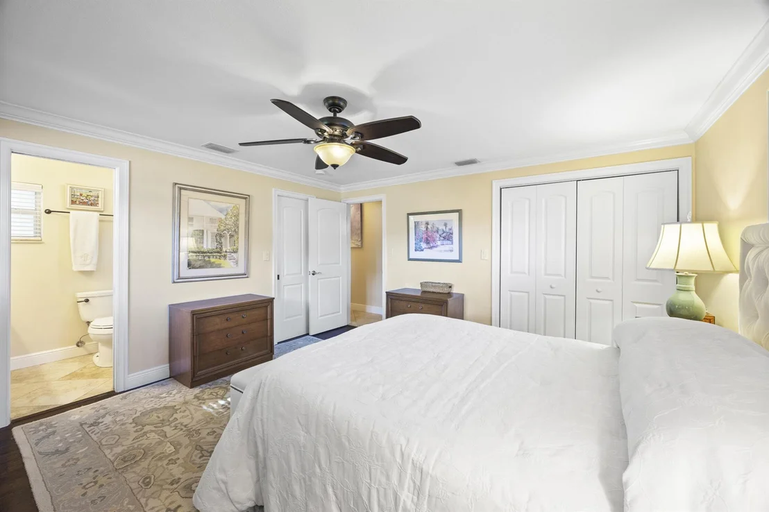 Photo of 435 Beacon Street