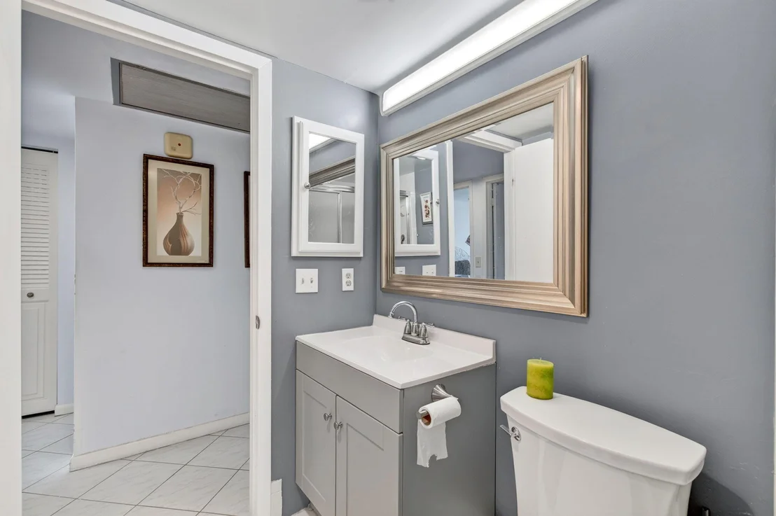 Photo of 3014 Exeter A