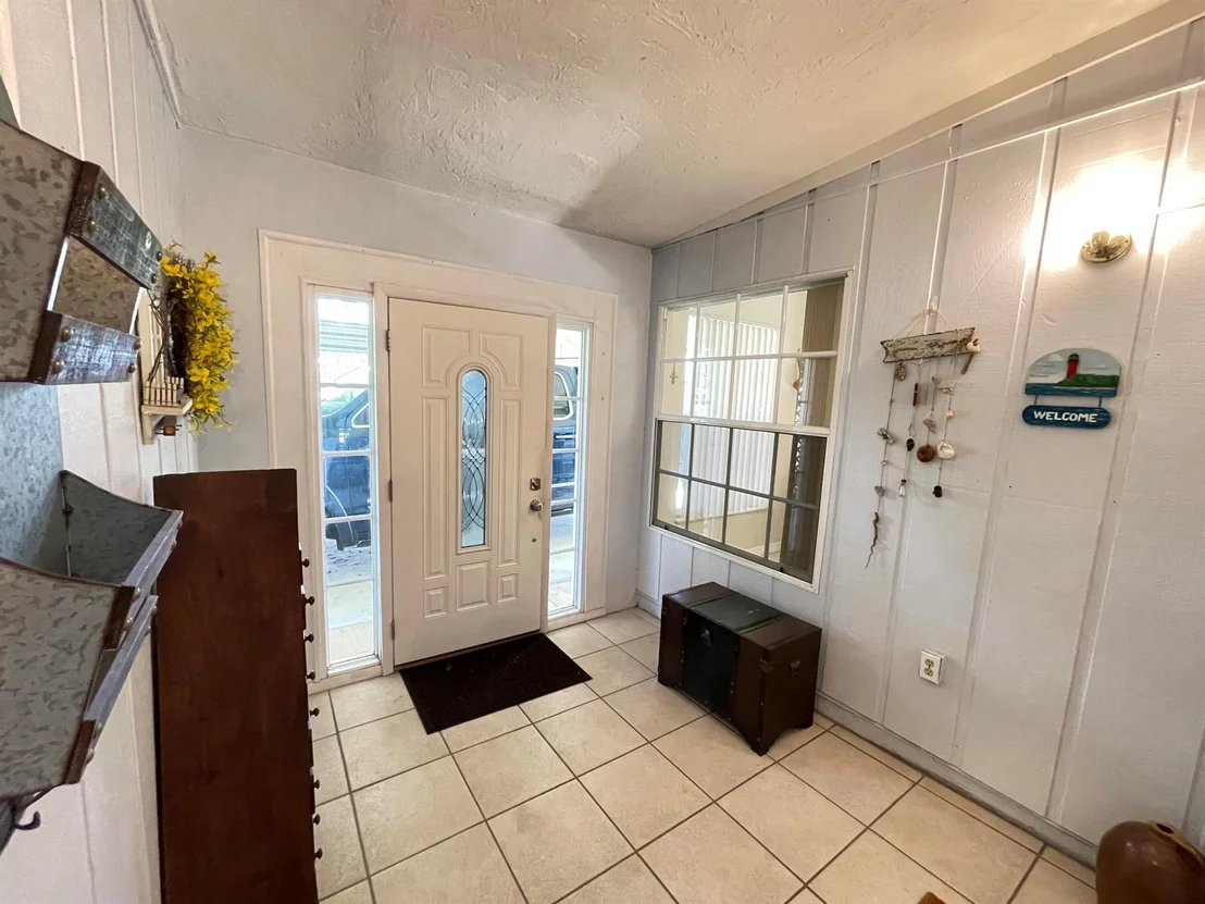 Photo of 886 Schumann Drive