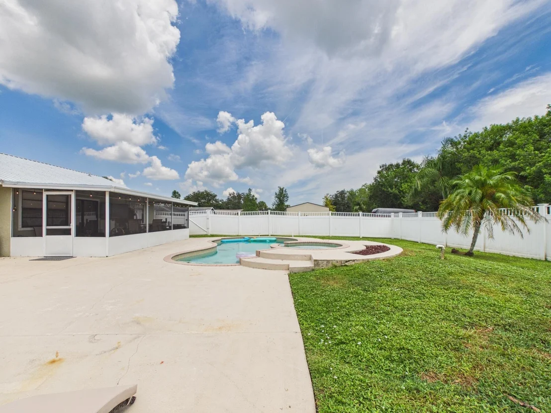 Photo of 1150 SW 85TH Way