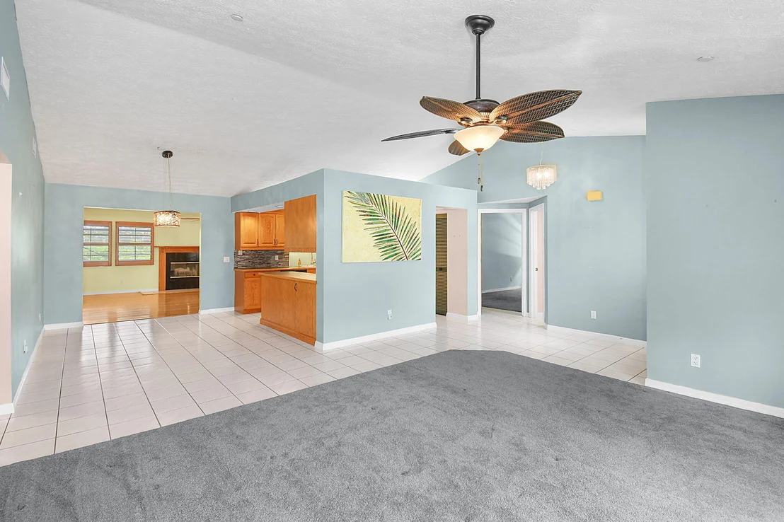 Photo of 895 SE Waterside Way