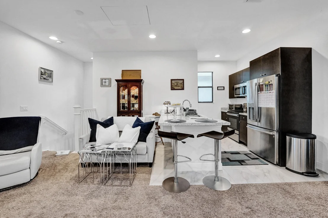 Photo of 7041 Edison Place