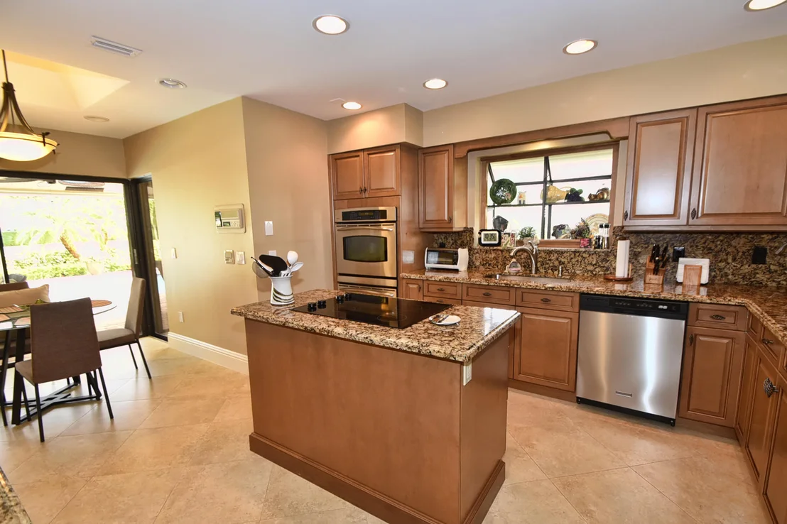 Photo of 3943 Live Oak Boulevard