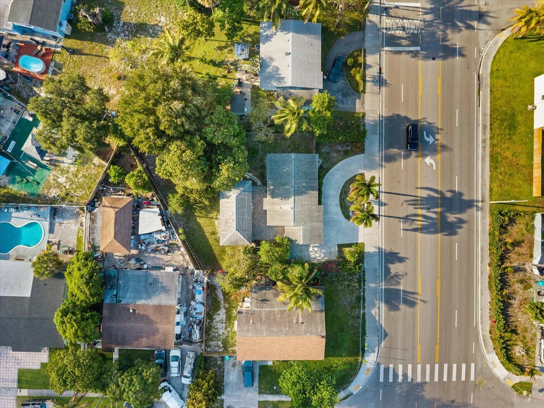 Photo of 2831 N Seacrest Boulevard