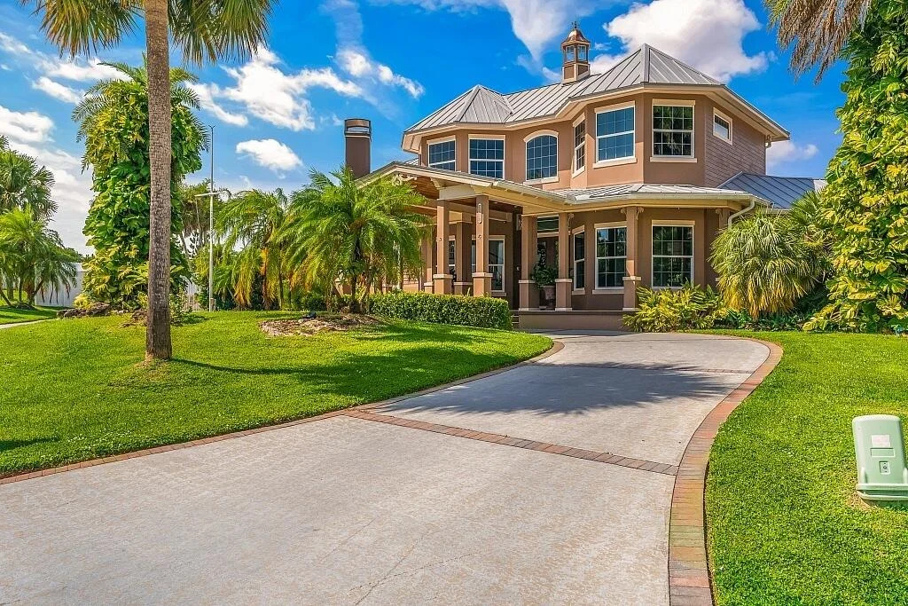 Photo of 7777 Grand Oak Circle
