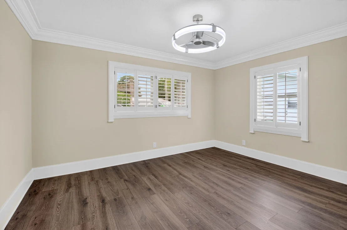 Photo of 105 NW 8TH Place