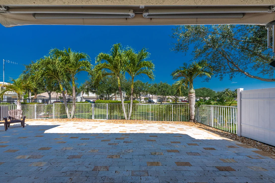 Photo of 6869 Hendry Drive